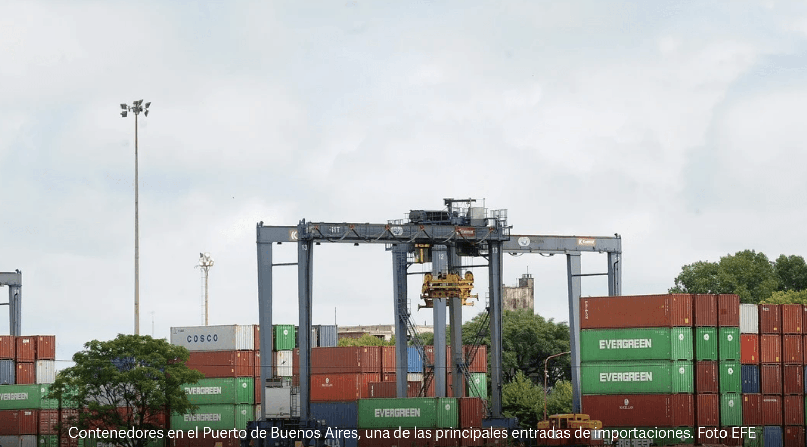 Nuevo apretón al cepo: rebajan el monto mensual de permisos de importación que pueden presentar las empresas